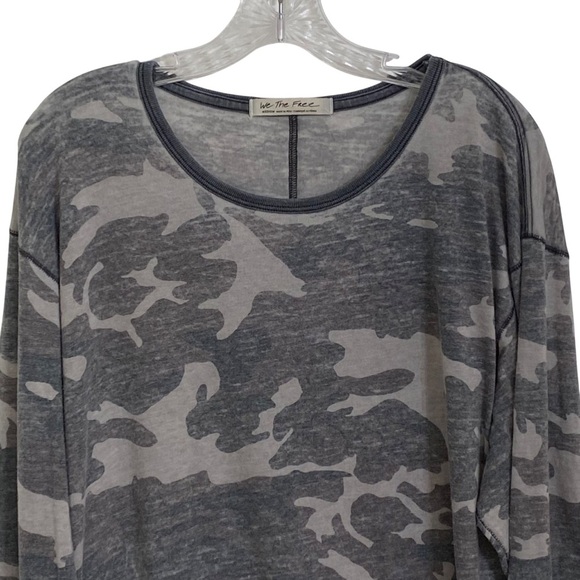 Free People We The Free Gray Camouflage Long Sleeve Top Woman’s Medium Oversize - Picture 5 of 7